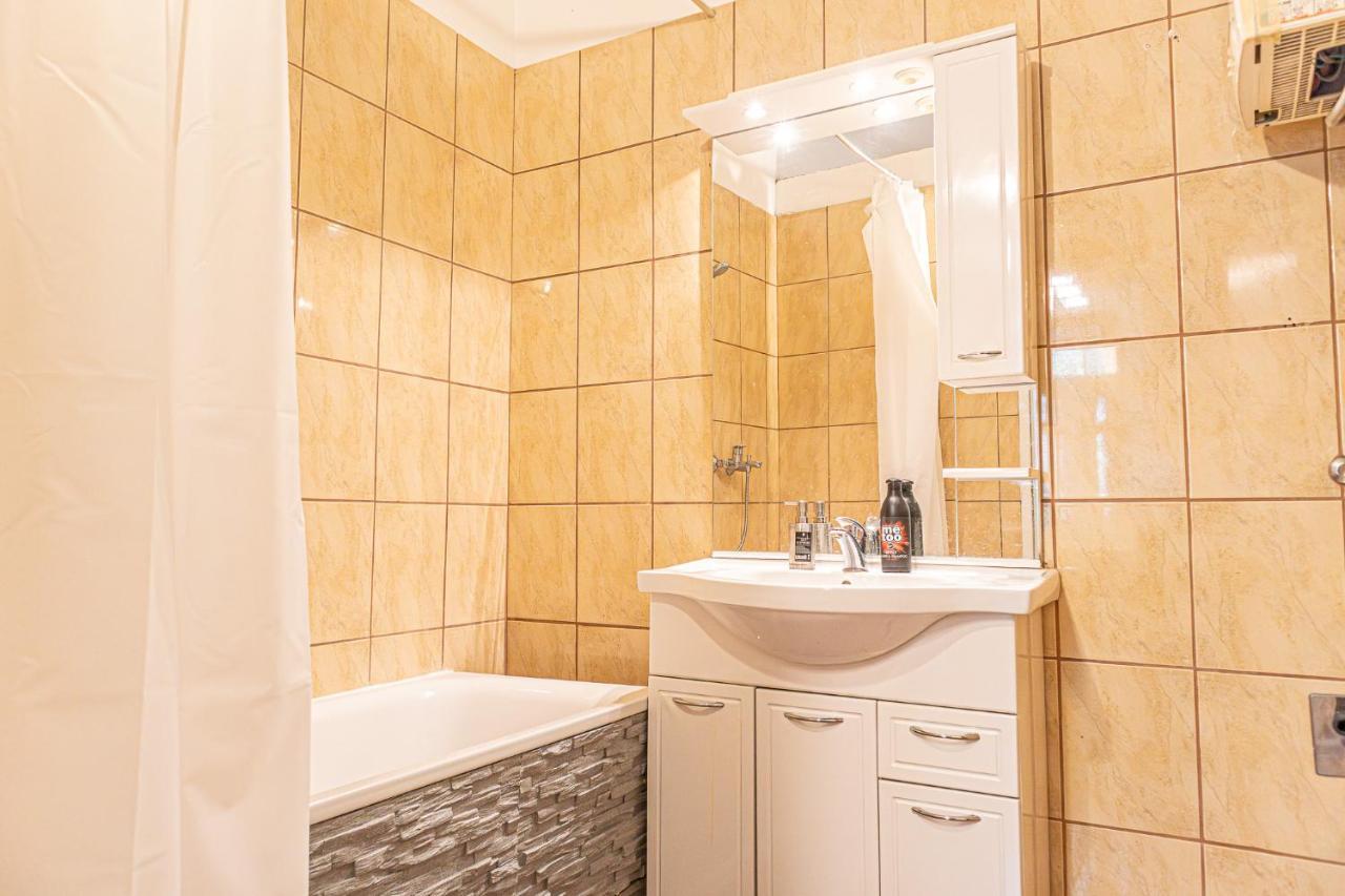 Elegant Haven: Stylish And Spacious 3Br Apartment Bécs Kültér fotó